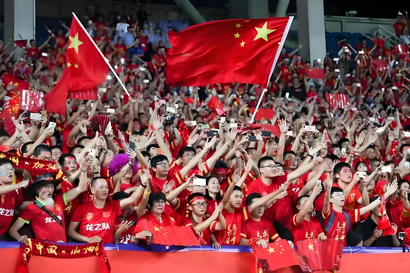 团结拼搏，欧洲国家杯赛场上呈现一幕幕奇迹！的简单介绍
